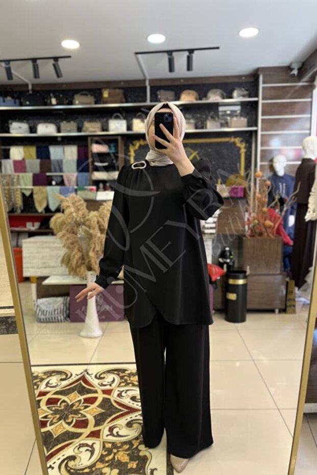 طقم بنطلون بإبزيم معدني