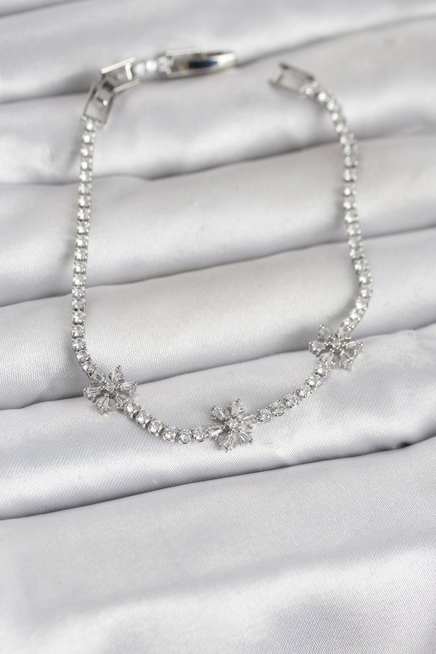 Brass Silver Color Flower Model Zircon Stone Waterway Women's Bracelet - Ebj260404W41742
