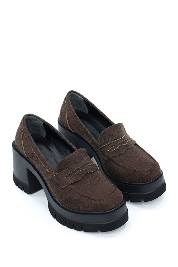 حذاء لوفر كلاسيكي بكعب عالٍ من BLN 405