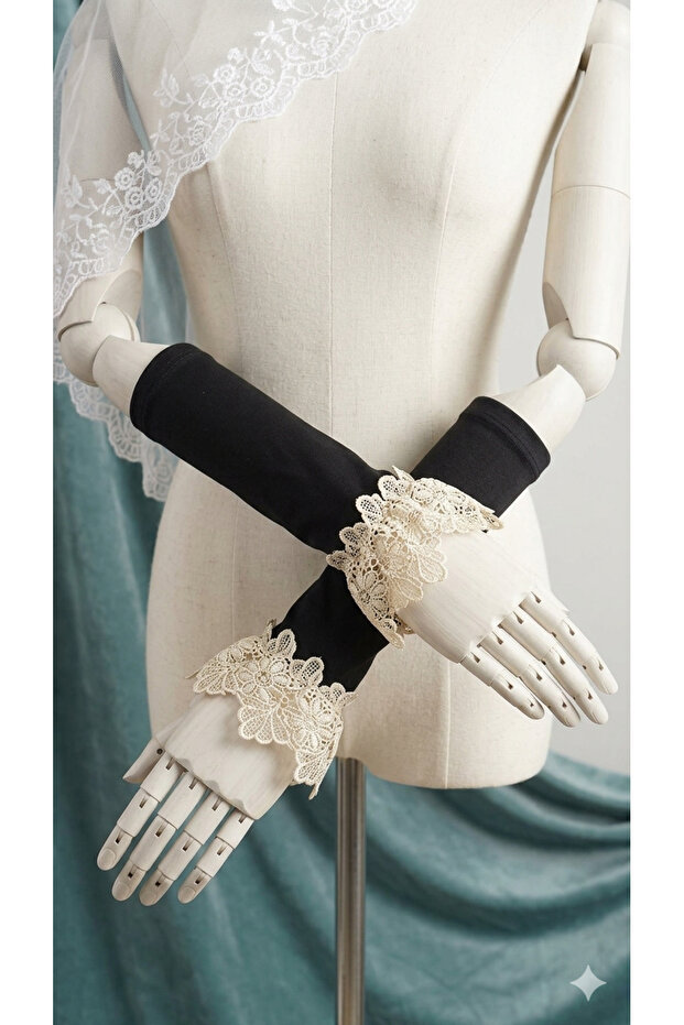 Daisy model gold cuff armband