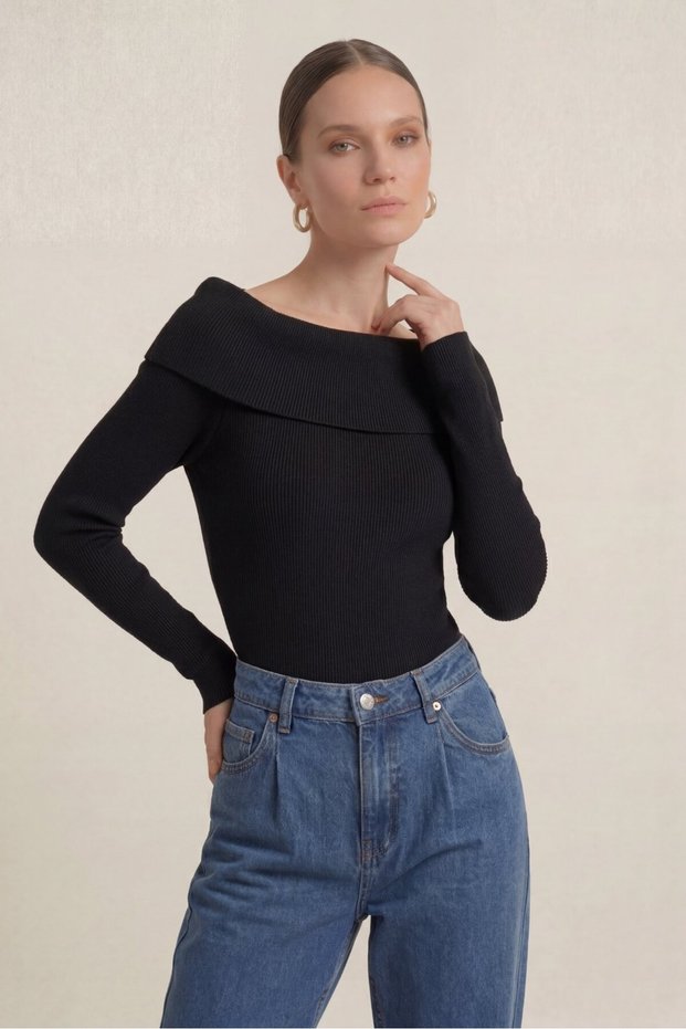 Black Women's Madonna Collar Camisole Blouse Long Sleeve Fit Flexible Stylish Body