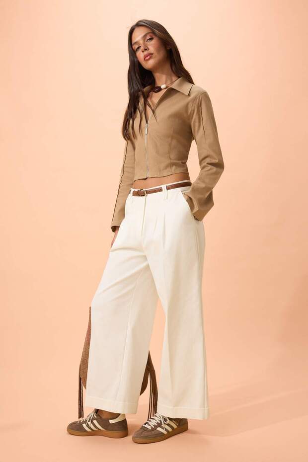 Beyaz Kemerli Pili Detaylı Dokuma Gabardin Pantolon TWOSS26PL00087 - 1