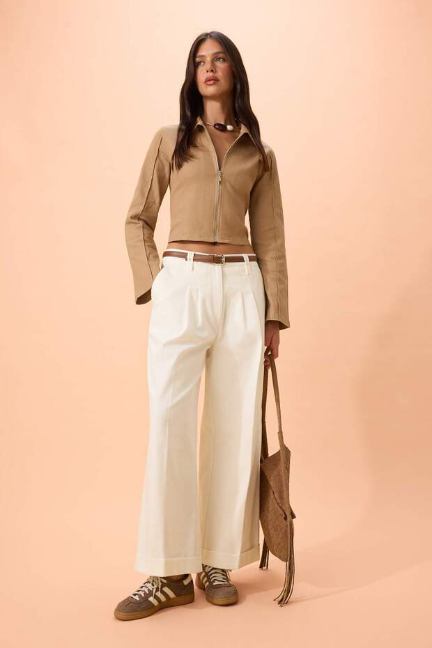 Beyaz Kemerli Pili Detaylı Dokuma Gabardin Pantolon TWOSS26PL00087 - 2