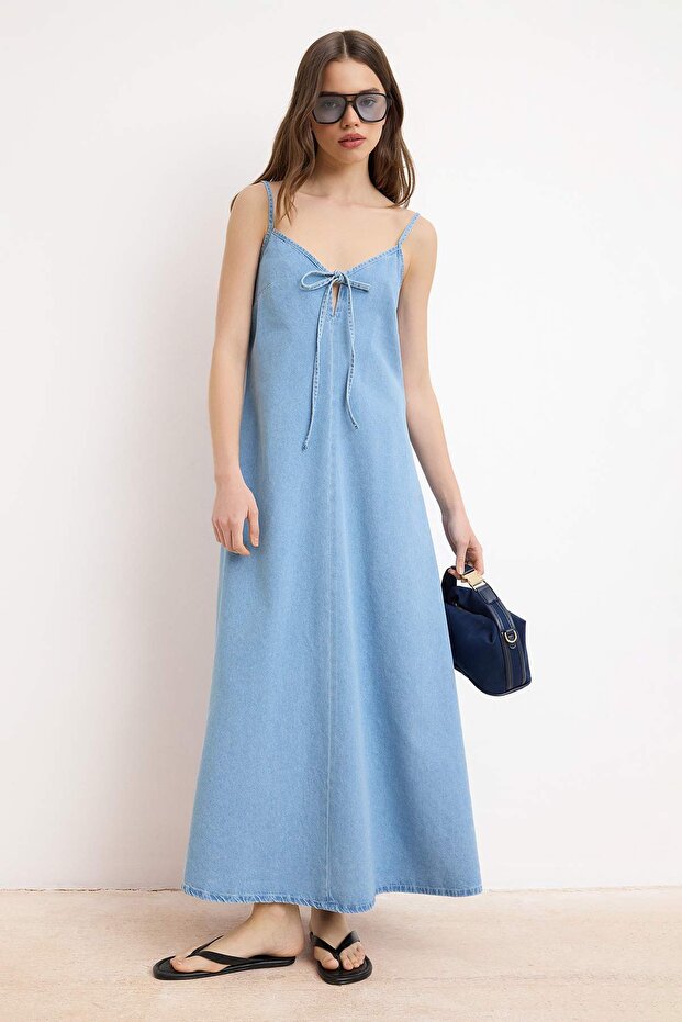 Trendyolmilla  Mavi Tencel Karışımlı Askılı Maxi Denim Elbise TWOSS26EL00557 - Görsel 3