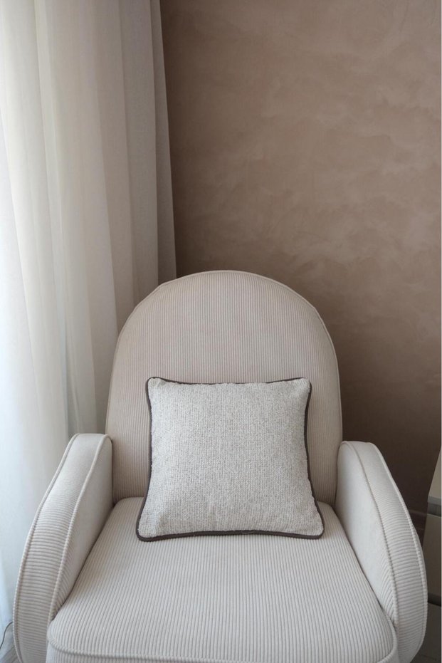 Goff White Throw Pillow Cover (45X45)