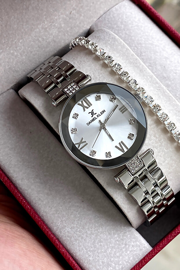 Original Women's Wristwatch with Bracelet Gift