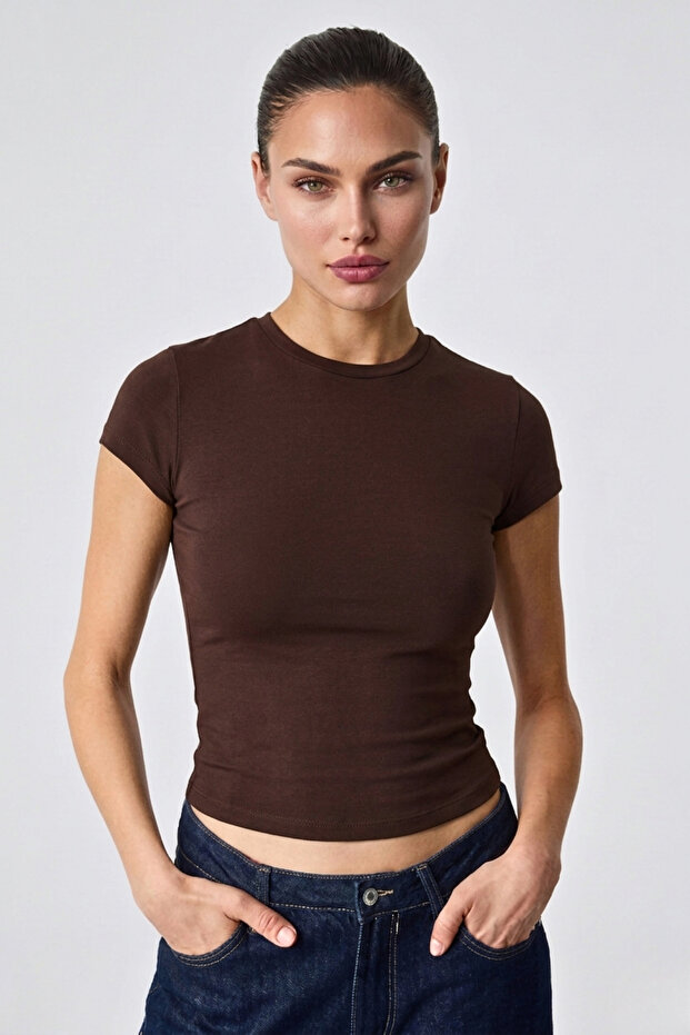 Women's Stretchy Fabric Body-Fitting Bitter Brown Slim Fit Crew Neck Basic T-Shirt