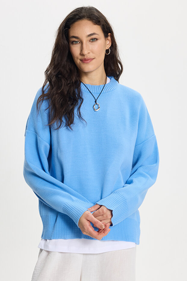 Women's Oversized Wide Cut Crew Neck Blue Sweater