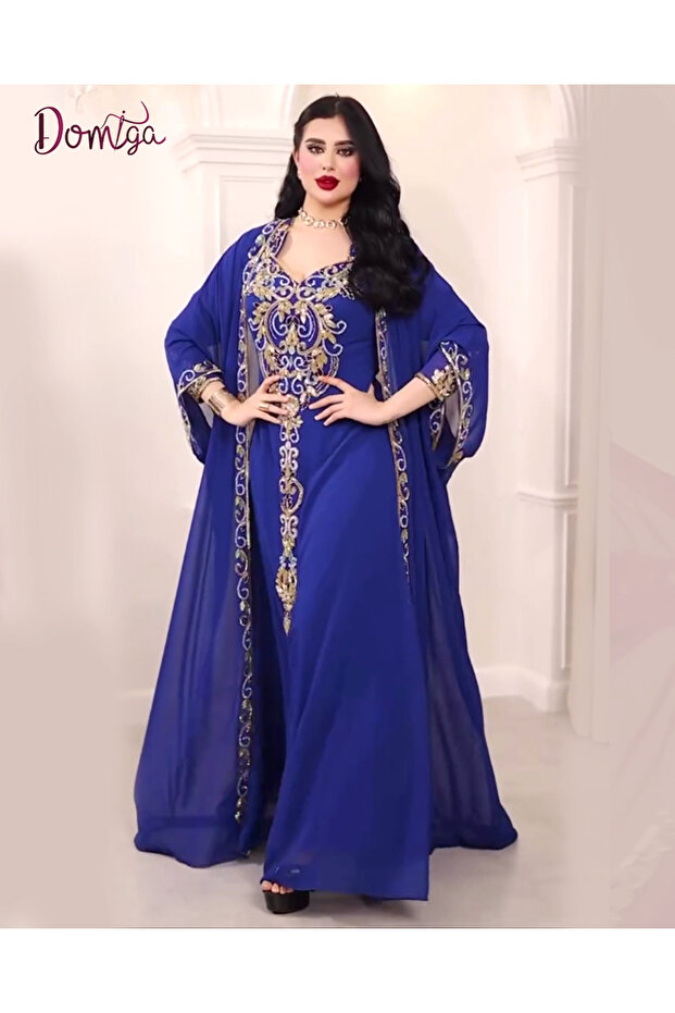 جلابية للمقاسات الكبيرة بتصميم انسيابي مريح