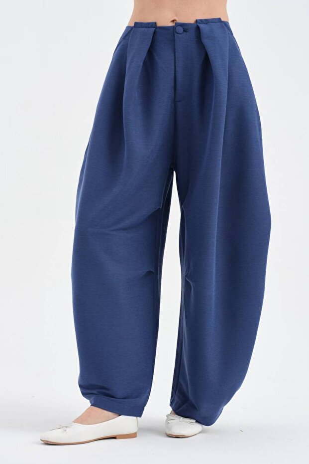 Women's Pleated Front Balloon Fit Design Trousers