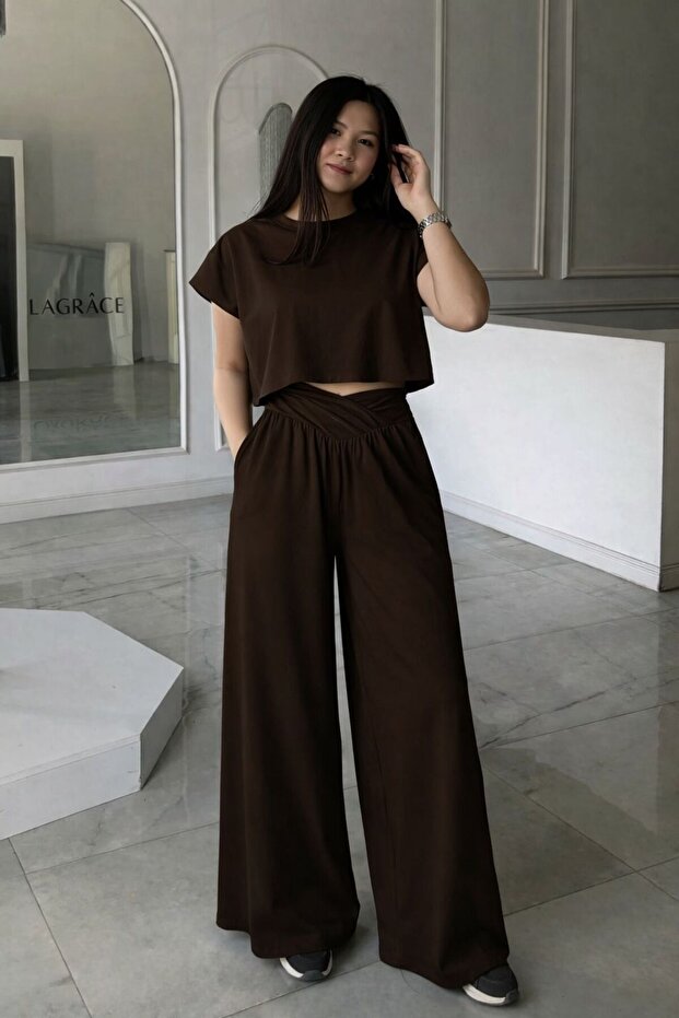 Women's Tshirt Trouser Set Stylish Top-Bottom Set with Elastic Waist