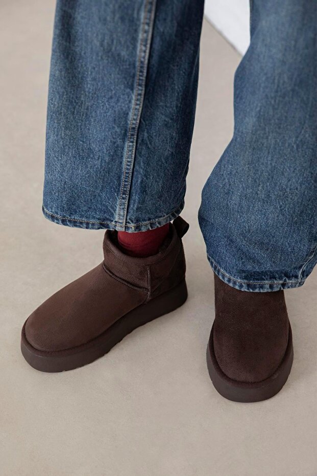 Tommo Women's Furry Thick Sole Suede Ankle Boots Brown