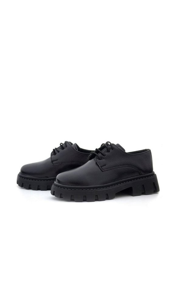 Black Wrinkled Patent Leather Lace-Up Oxford School Shoes