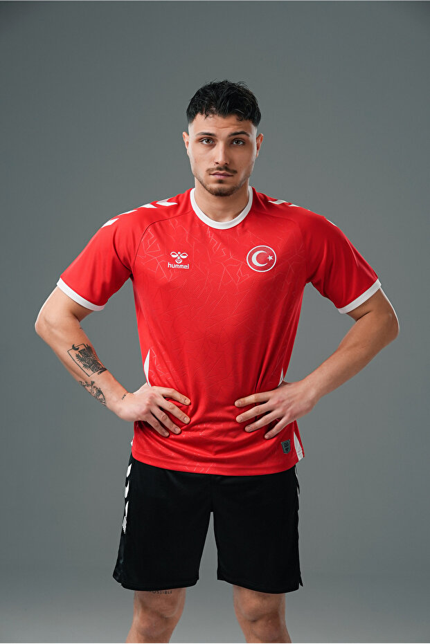 Dream National Team Training T-Shirt Red