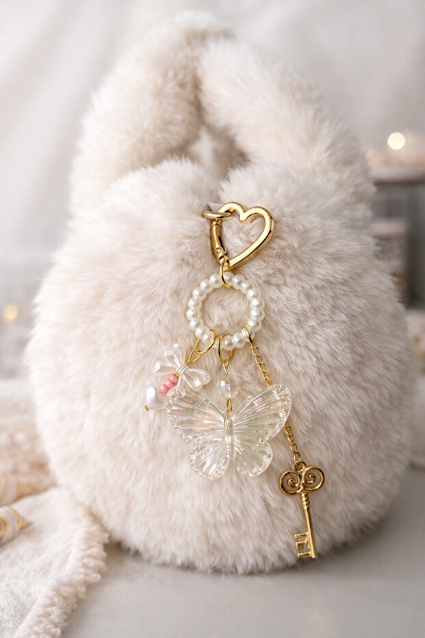Butterfly Detailed Bag Charm Keychain – Stylish Beaded Bag Accessory with Heart Ring