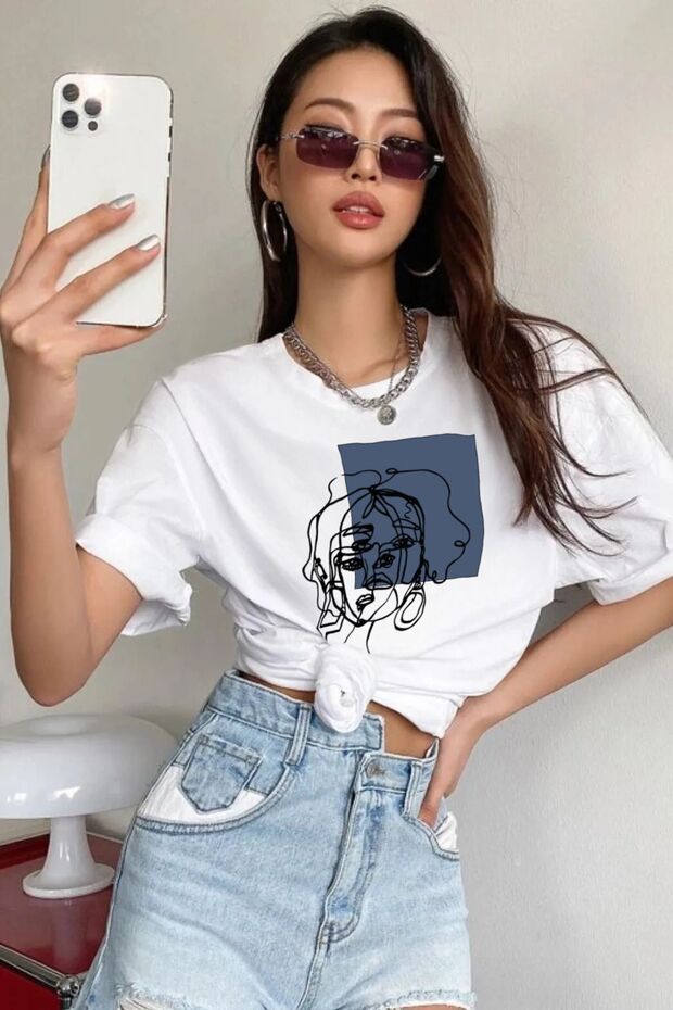 Unisex Aesthetic women line Printed T-shirt