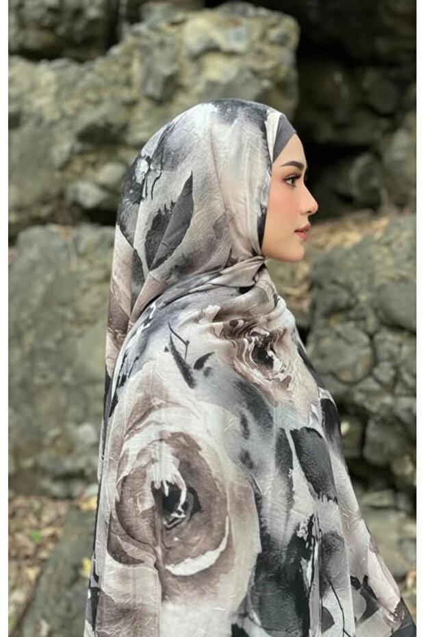 شال ناعم منقوش بالزهور