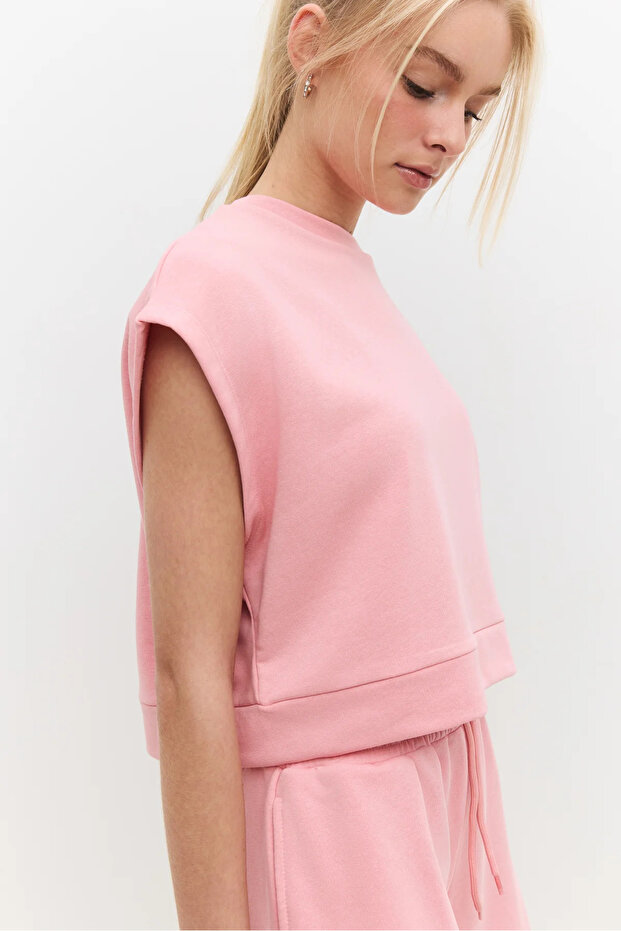 Crew Neck Short Sleeve T-Shirt with Ribbed Hem