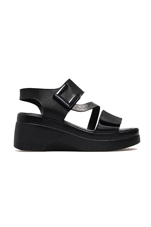 2613804Y Women's Genuine Leather Padded Sole Casual Sandals