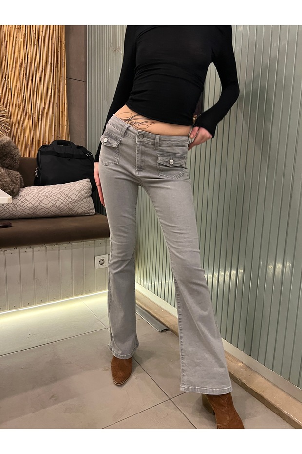 Push up Effect Low Waist Front Pocket Detailed Lycra Spanish Leg Jeans Slim Fit