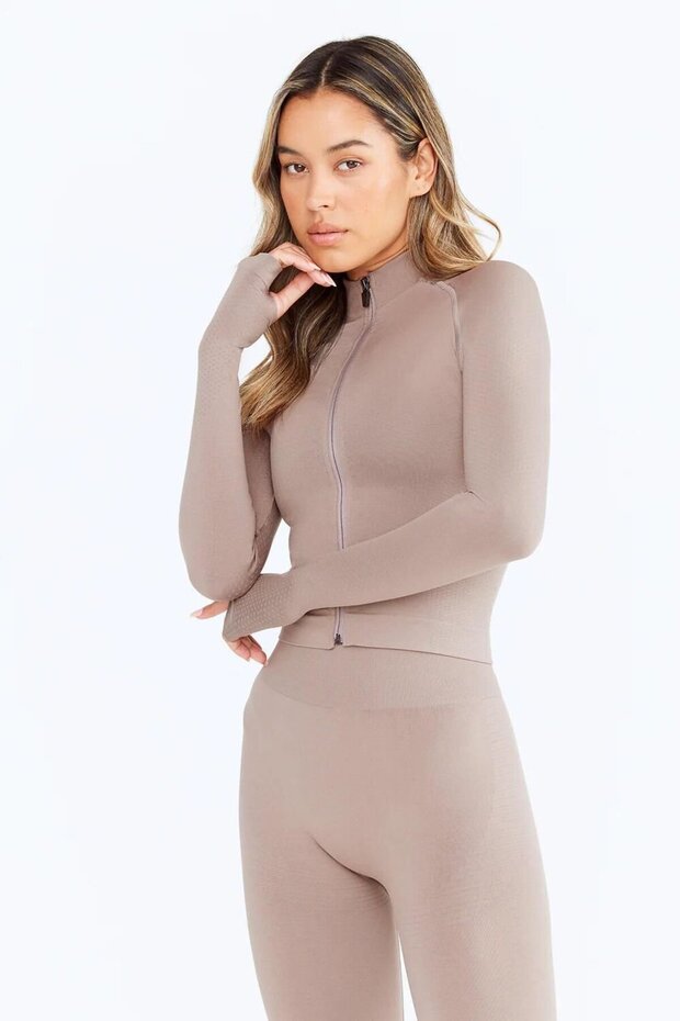 Vizon Seamless Zippered Long Sleeve Top - Sporty Elegance