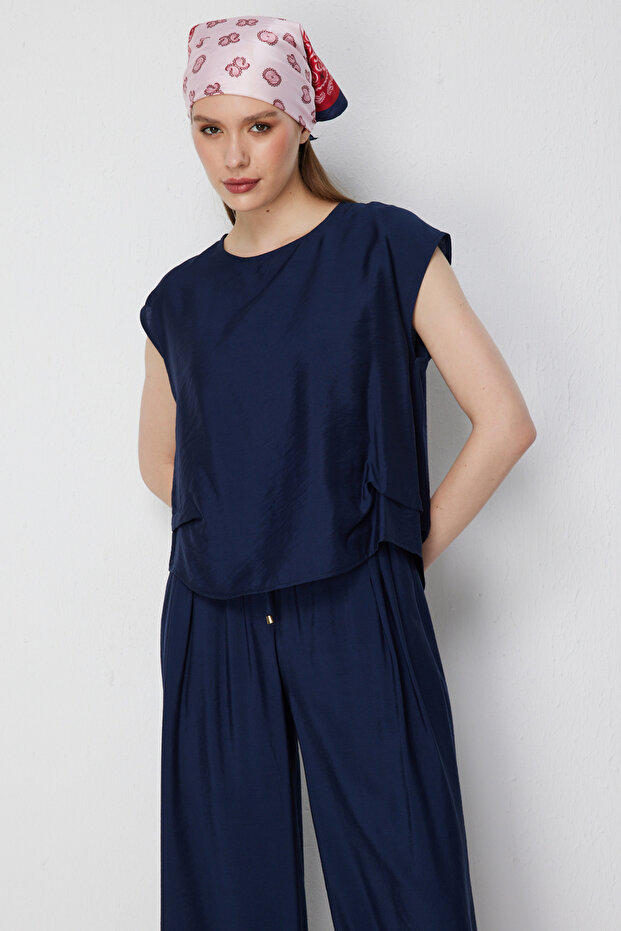 Crinkled Patterned Blouse with Button Detail - 4