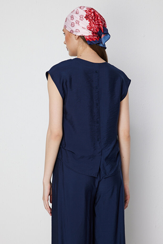 Crinkled Patterned Blouse with Button Detail - 6