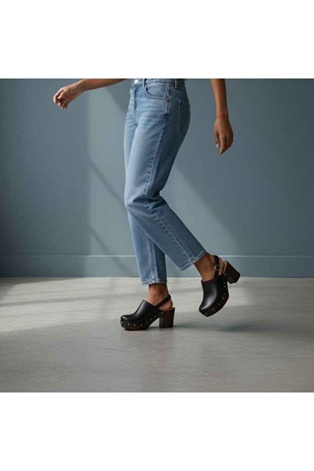Black Leather Light Sole Buckle Women's Clogs Slippers