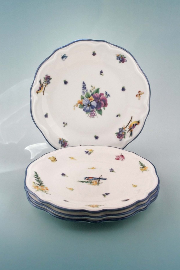 Sweet Dreams 4 Piece Porcelain Cake Plate