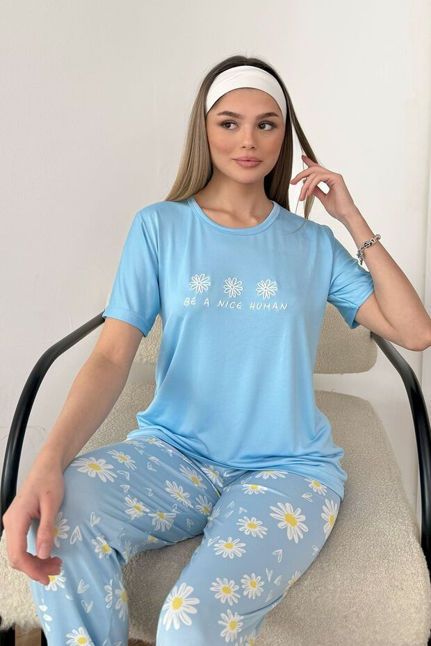 طقم بيجامة نسائي بأكمام قصيرة وياقة دائرية ونقشة زرقاء - 26Y 2601
