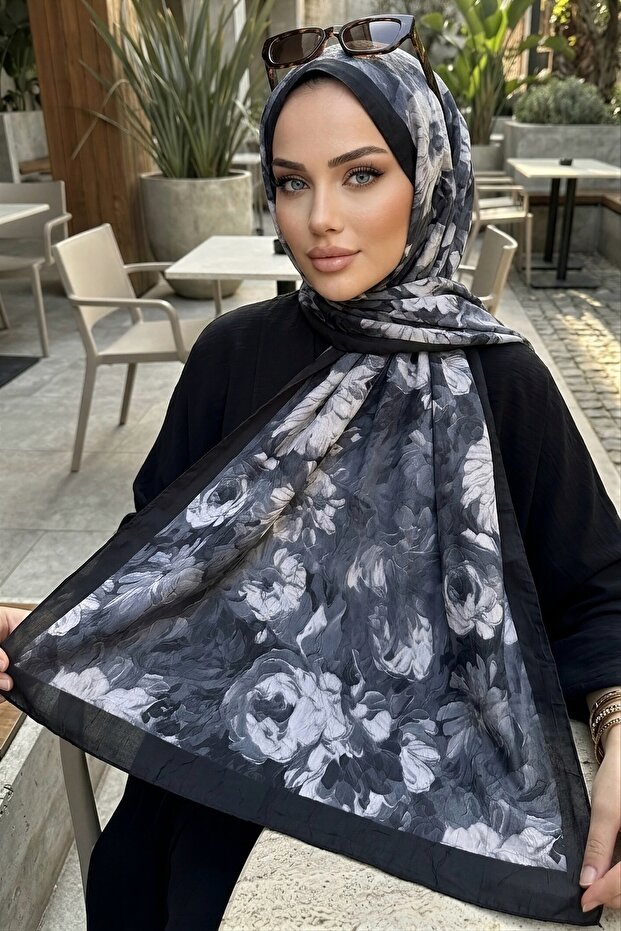 Black İpekhan Patterned Shawl