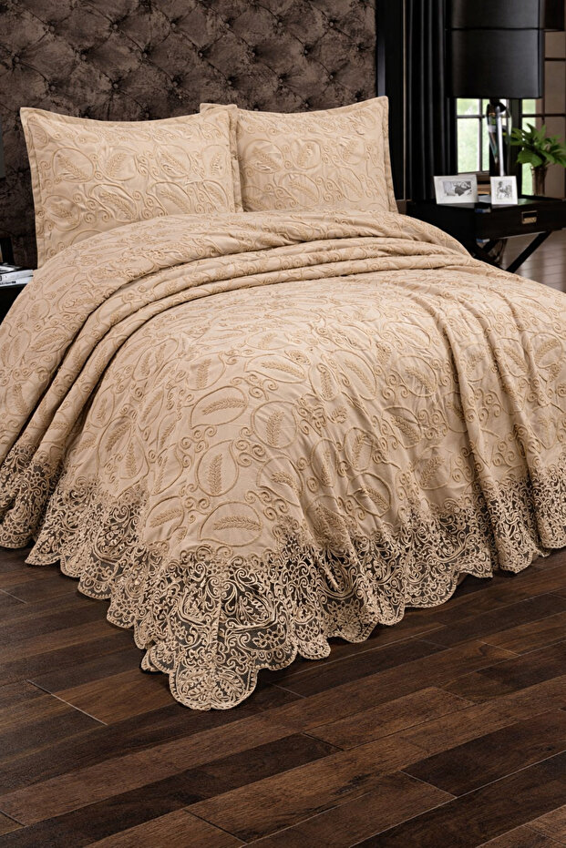 Nigar French Laced Dowry Double King Size Pique Cover Set / Bedspread Set 3 Pieces