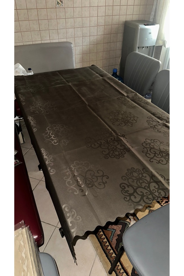 مفرش طاولة مزخرف مستطيل الشكل مقاوم للبقع ومقاوم للحريق ومقاوم للماء (120x160) - 4