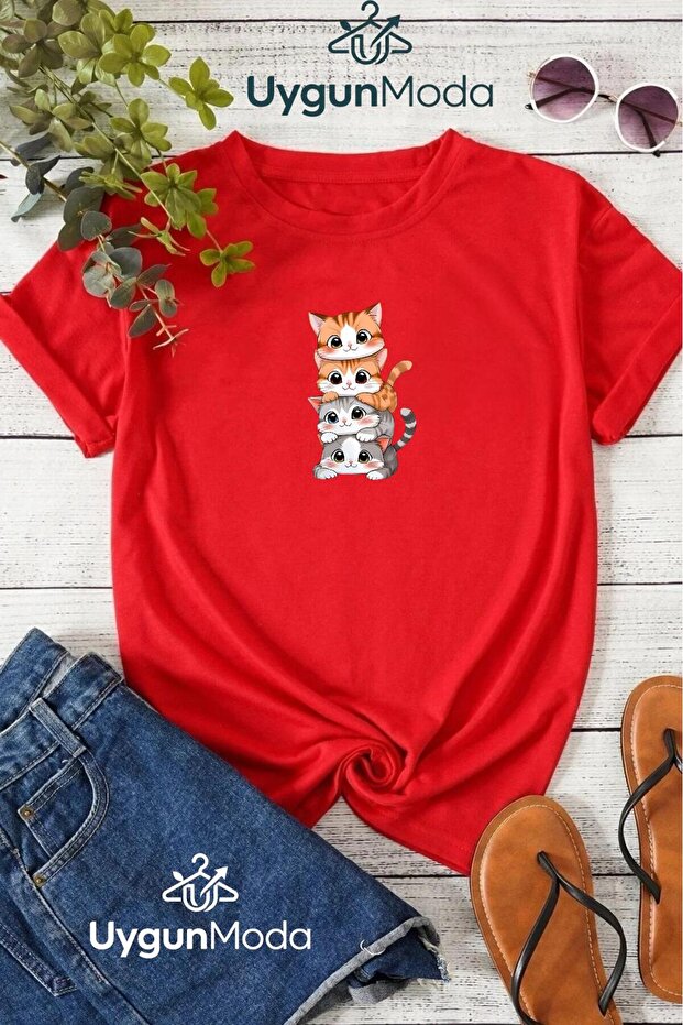 تي شيرت مطبوع عليه 4KEDİ