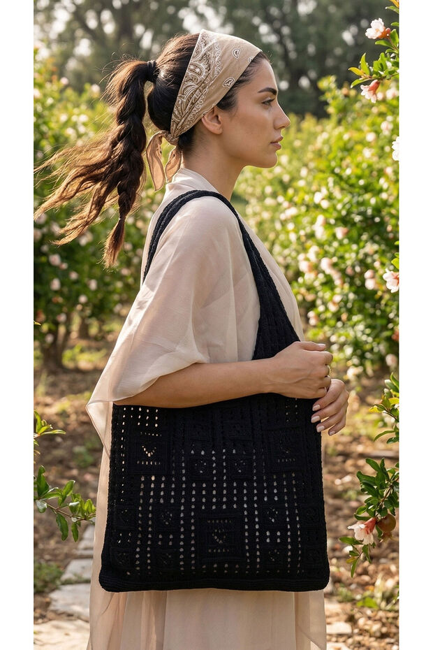 Vintage Square Motif Summer Bag Black