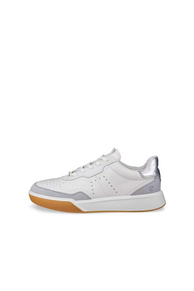 Street Court W