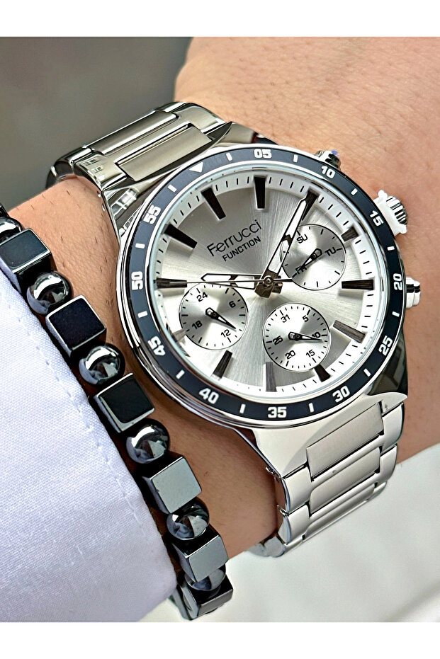 Functional Men's Wristwatch - 1