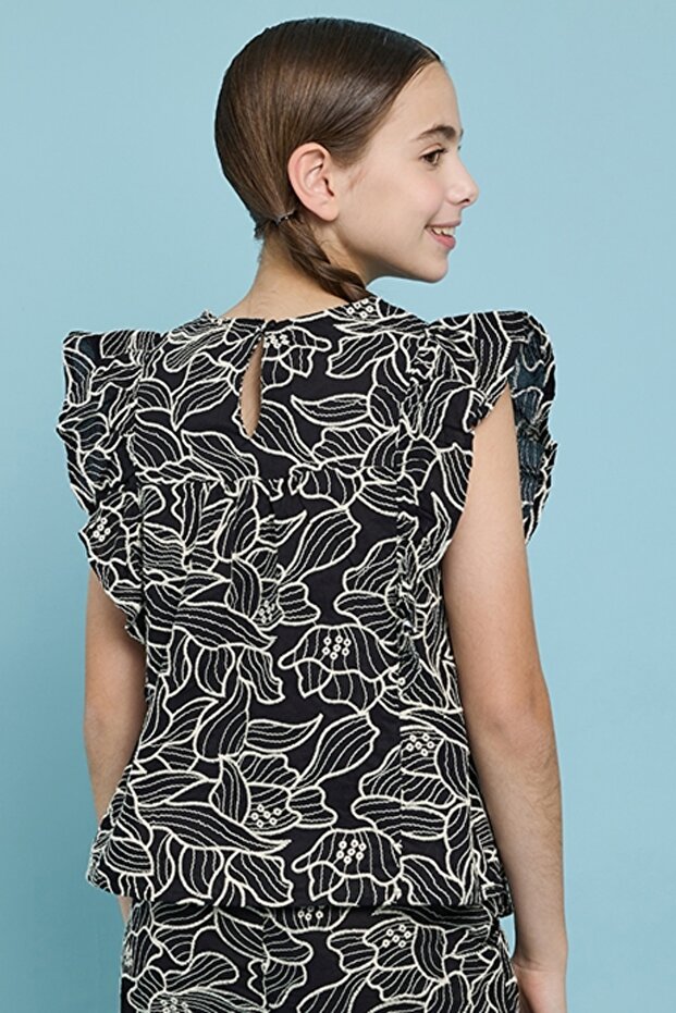 Patterned Top with Crew Neck and Flutter Sleeves - 5