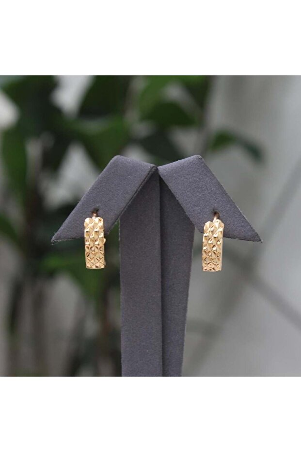 Gold Replacement Earring with Geometric Pattern That Does Not Cause Sensitivity - 1