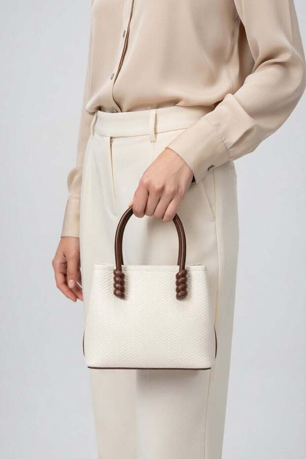 B37148 Women's Hand and Shoulder Bag Beige