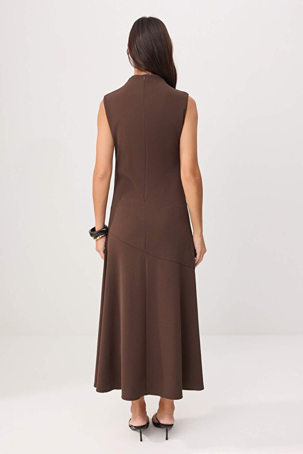 Kahverengi Yırtmaçlı Drape Yaka Elbise TWOSS26EL00906 - 4
