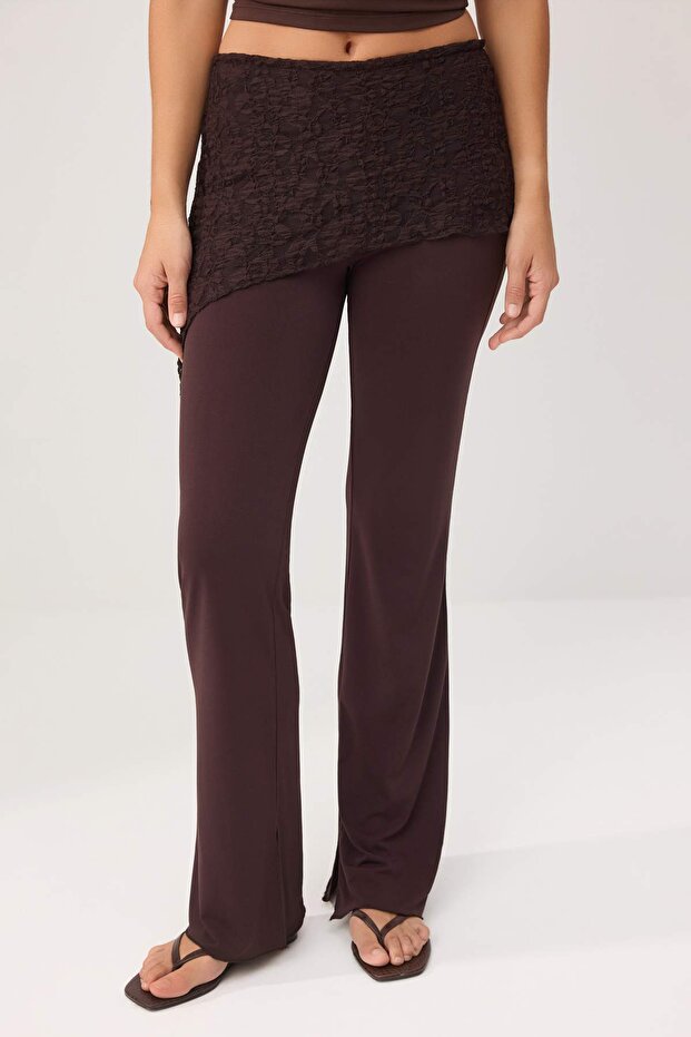 Kahverengi Wide Leg/Geniş Paça Dantel Detaylı Esnek Örme Pantolon TWOSS26PL00145