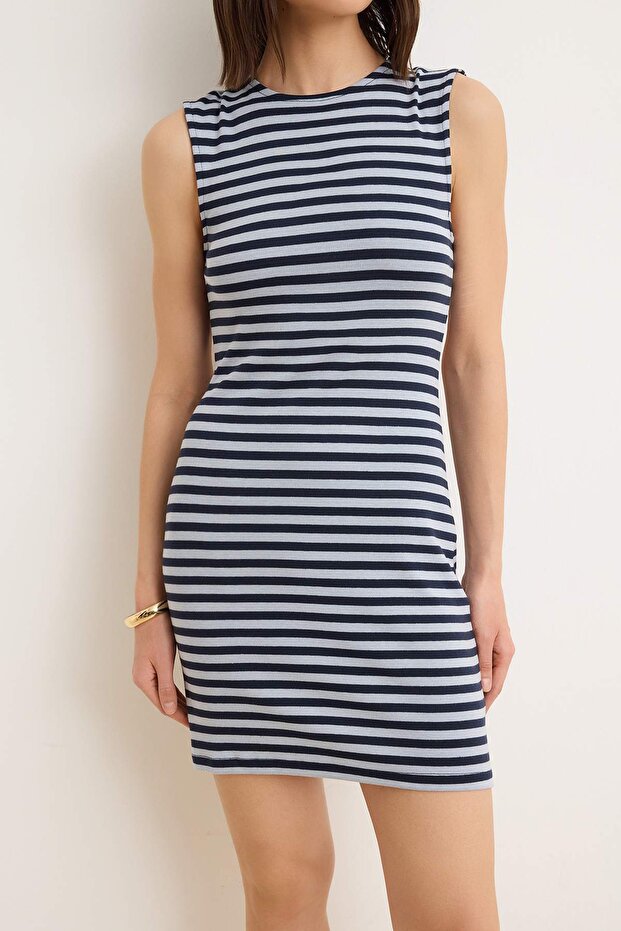 Çok Renkli Çizgili Bodycon Kayık Yaka Kolsuz Büzgülü Midi Örme Elbise TWOSS26EL01036 - 3