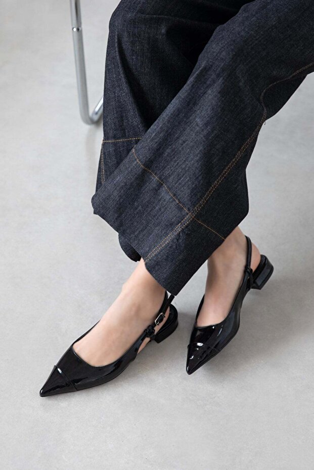 Hubert Women's Heeled Patent Leather Shoes Black