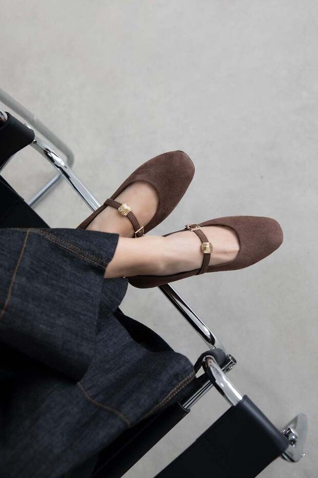 Libon Women's Buckle Detail Suede Ballerinas Brown