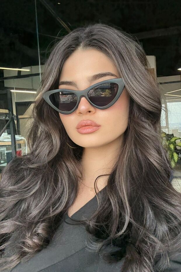 نظارات شمسية عين القطة باللون الأسود