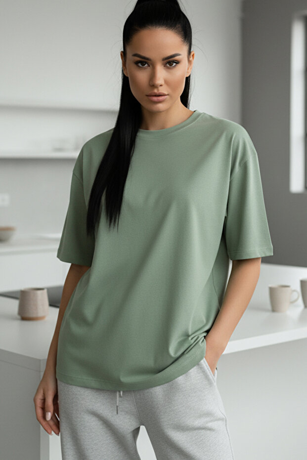 Women's Light Green Basic Plain Unprinted Oversize Salas Boyfriend T-Shirt