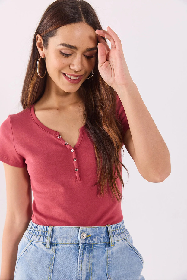 Women's Matilda Button Detailed Fitted T-Shirt 100% Cotton - Dried Rose