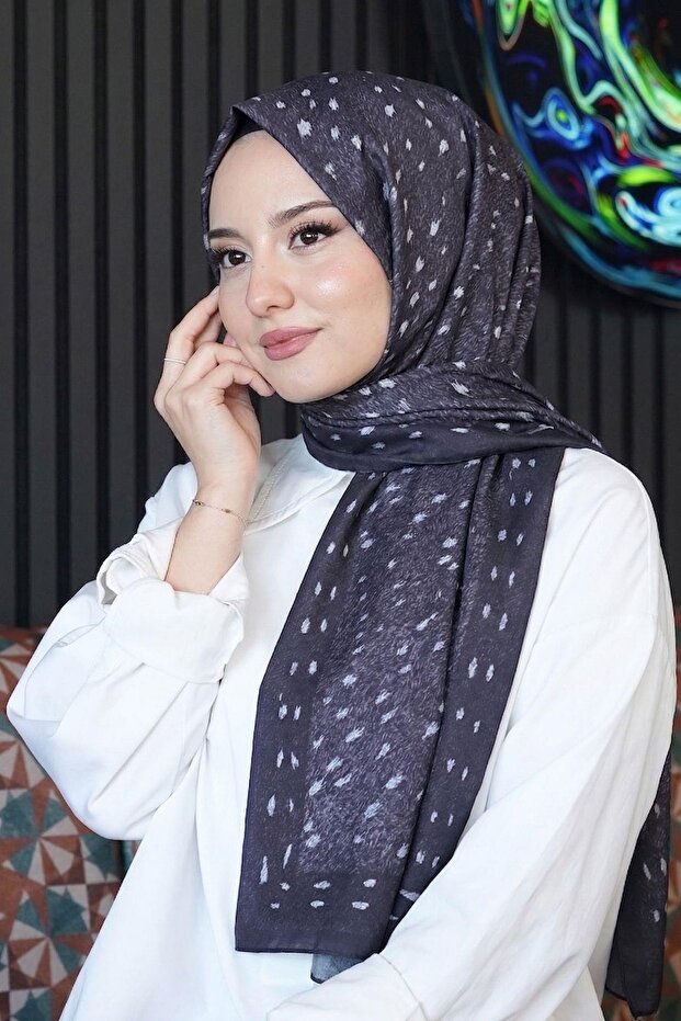 شال من القطن الناعم بنقش الغزلان