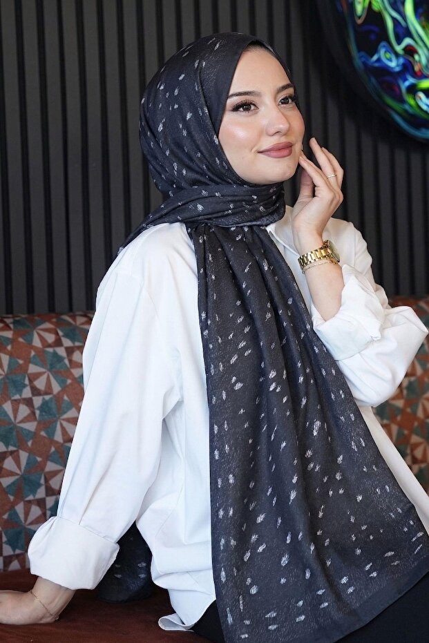 شال قطني ناعم أسود بنمط الغزلان - 1